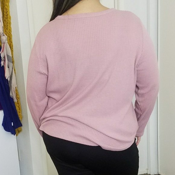 Muave cutout long-sleeved top - Picture 3 of 3